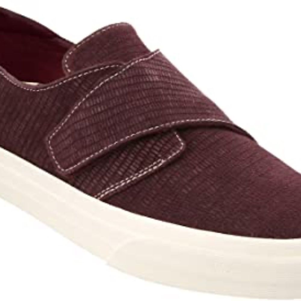 Taos Footwear Bordeaux Embossed Suede Soul Sneaker Sz 9